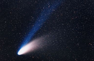 Comet C/1995 O1 Hale-Bopp showing separate dust and ion tails